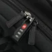 Nærbilde av TSA-godkjent lås med kombinasjon på Tigernu T-B9110 ryggsekk