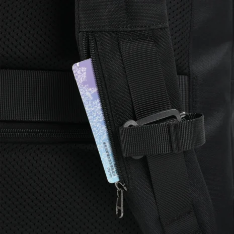 Tigernu T-B9007 tactical ryggsekk - stropplomme Tigernu T-B9007 ekstra lomme på bærestroppen for tilbehør