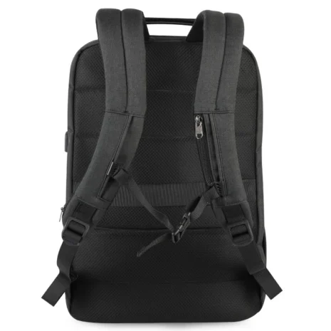 Tigernu T-B3905 baksiden Baksiden av Tigernu T-B3905 med polstret ryggpanel og skulderstropper